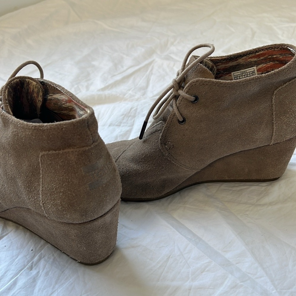 Tom's Kala Desert Wedge Shoes in Taupe Suede Tan Wedges Lace Up‎ Shoes Womens 9 - Picture 11 of 16
